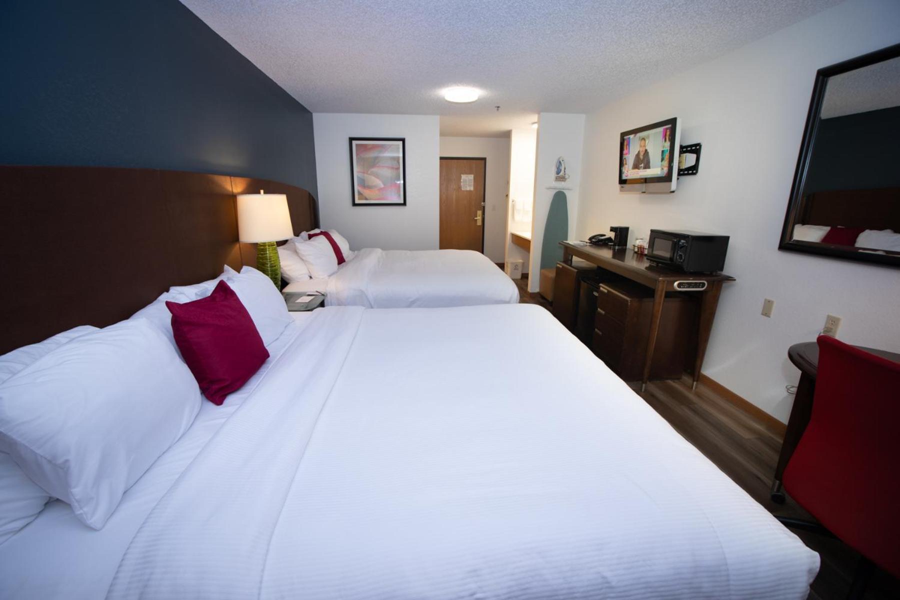 Alliance Hotel & Suites, A Howard Johnson By Wyndham Exteriér fotografie