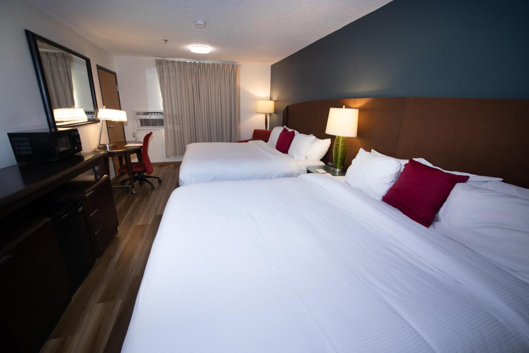 Alliance Hotel & Suites, A Howard Johnson By Wyndham Exteriér fotografie