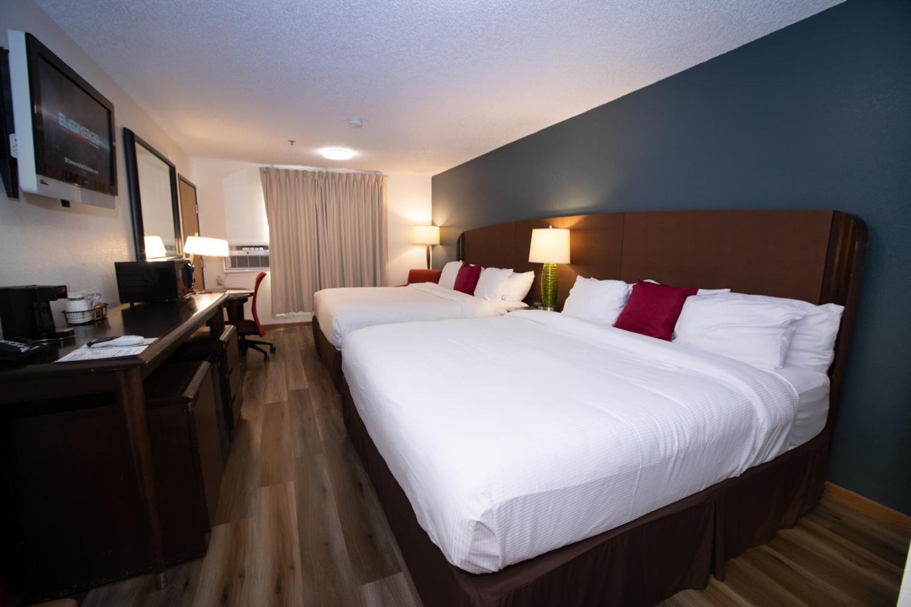 Alliance Hotel & Suites, A Howard Johnson By Wyndham Exteriér fotografie