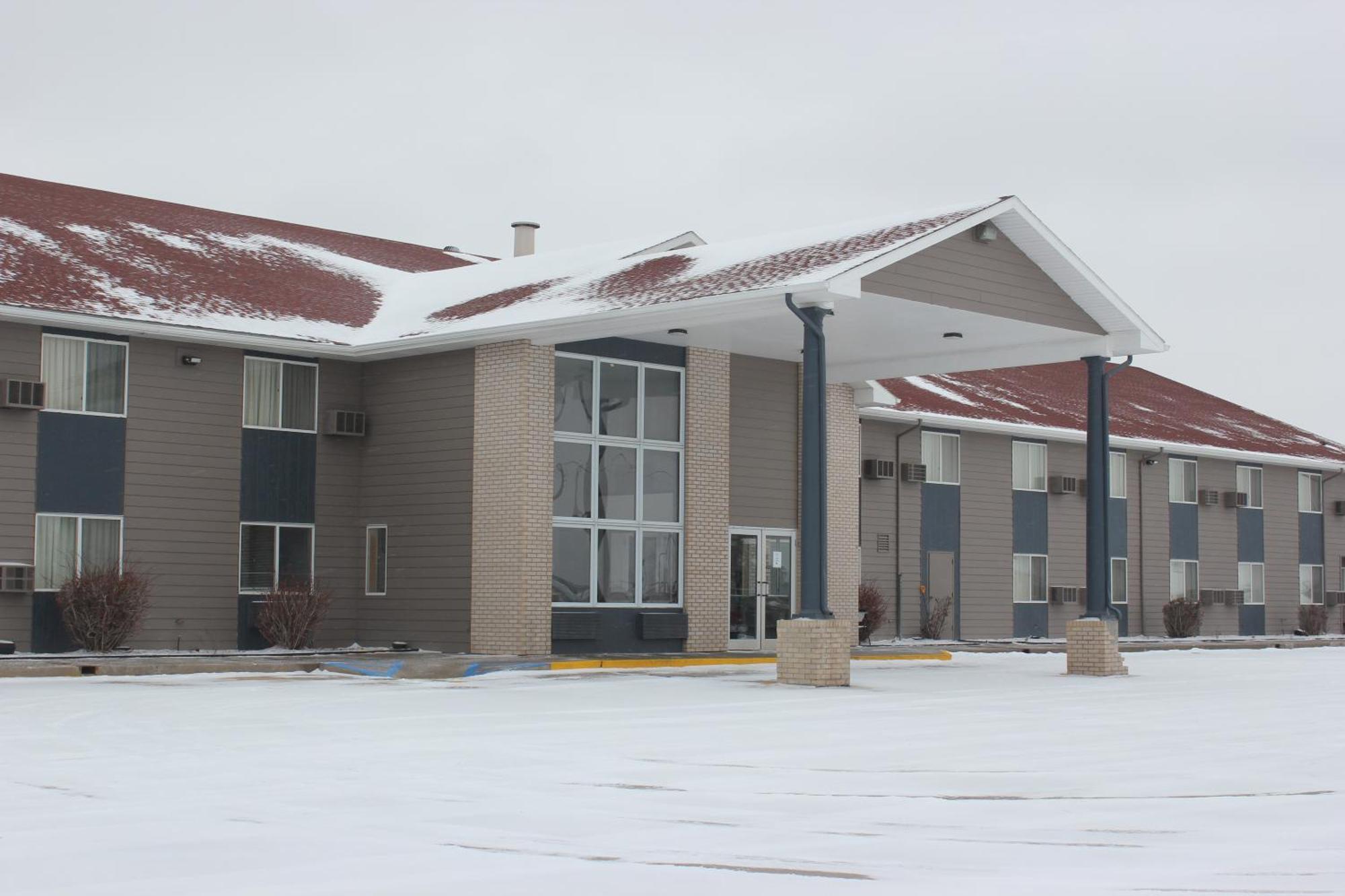 Alliance Hotel & Suites, A Howard Johnson By Wyndham Exteriér fotografie